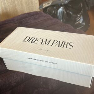 Dream Pairs White Shoe Box